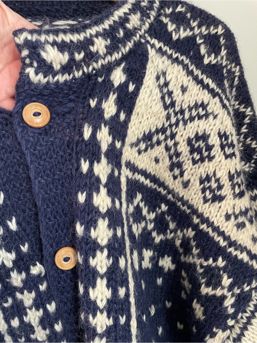 Vintage Hand Knit Nordic Style Wool Cardigan Mens XL Navy Blue Fair Isle Sweater - Picture 3 of 9